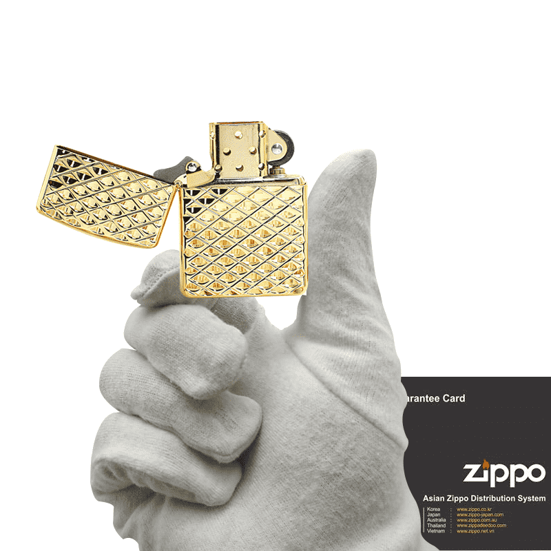 Bật lửa Zippo chính hãng trên tay tại shop ZiPPO Việt Nam